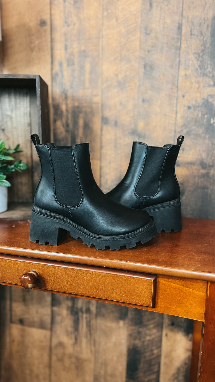 Jake Combat Boots: Black