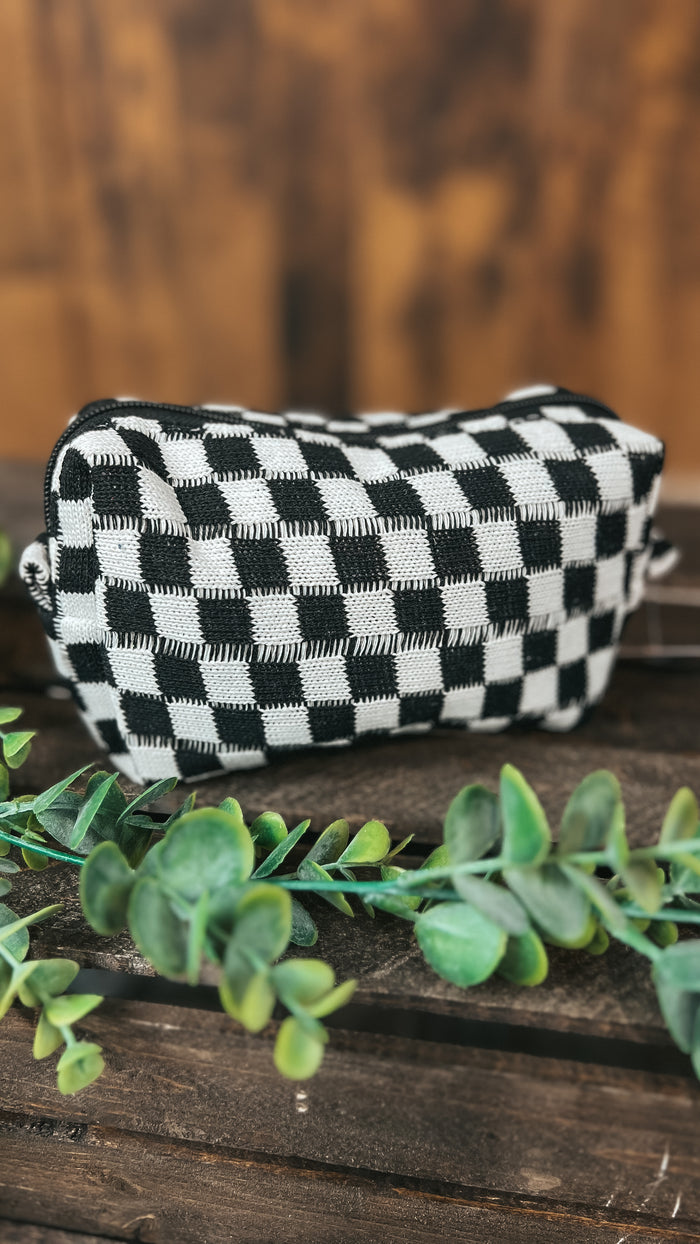 retro zipper checkered pouch