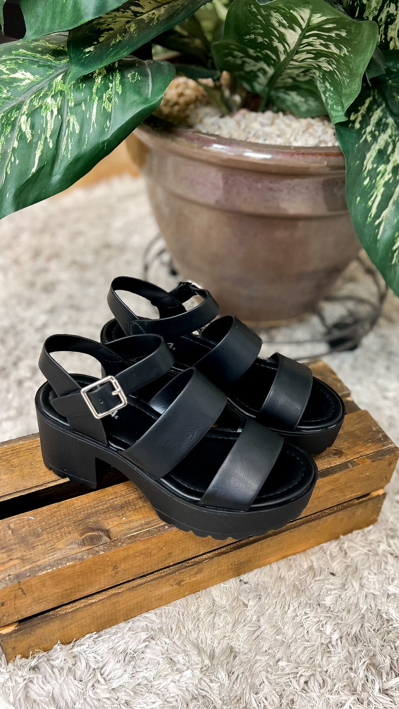 Cher Chunky Heel Sandal: Black